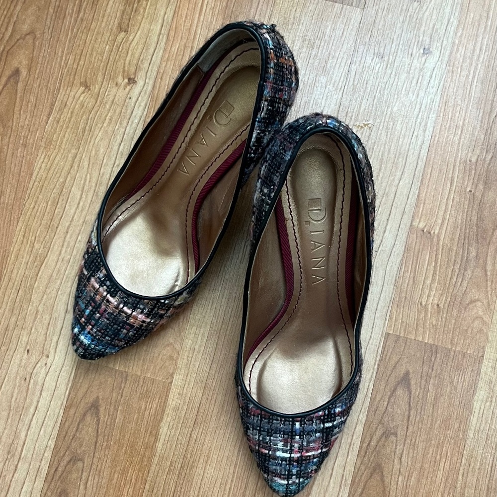 LIKE NEW DIANA Women Tweed Pointed Toe Pumps – Size 22 cm (Approx. US 5 / UK 3)